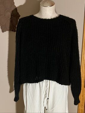 wild fable Black Cropped Fuzzy Knit Crewneck Sweater